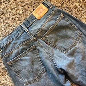 VINTAGE LEVI JEANS